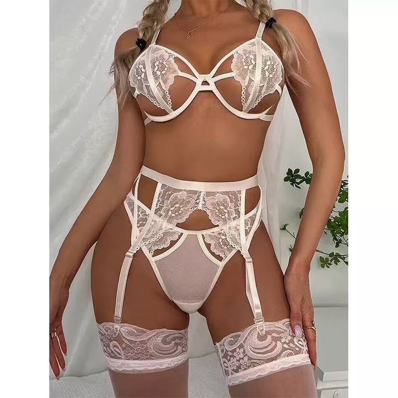 European and American erotic sets: Lysis seductive and sexy see-through lingerie set for purposes. Four-piece set.YY903
